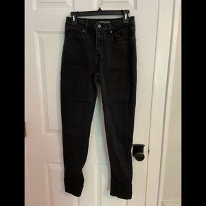 Levi 721 High Rise Black Skinny Jean. Size 29.